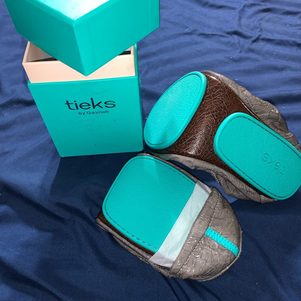Slate Grey Croc Tieks